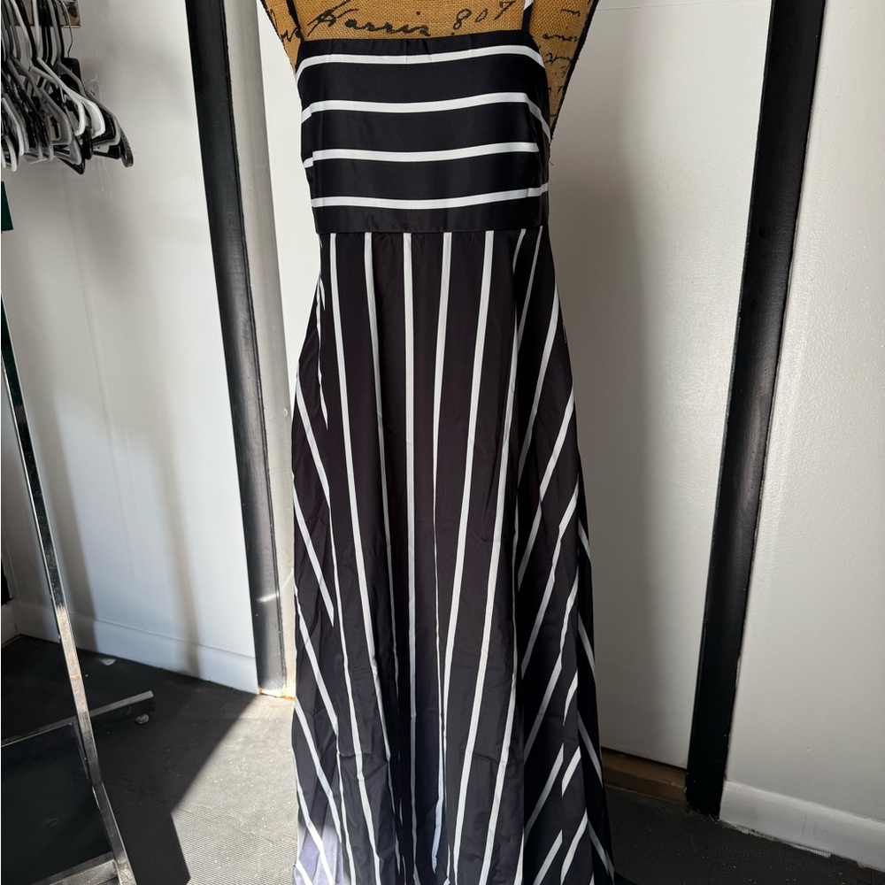Elegant Black and White Striped Maxi Dress w/ pockets!